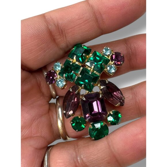 Vintage Gold Tone Brooch With Prong Set Crystals In Purple Blue & Green 1.75" x - Picture 4 of 12